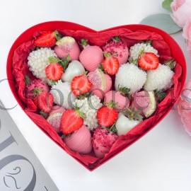  Клубника в сердце s Love + свежая ягода