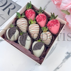 Клубничный набор  "Прелесть" 9 ягод