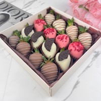  Клубничный набор  "Прелесть" 16 ягод