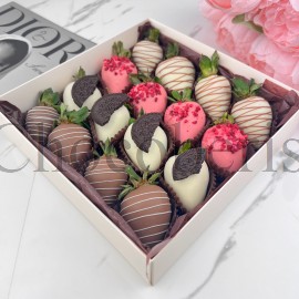  Клубничный набор  "Прелесть" 16 ягод