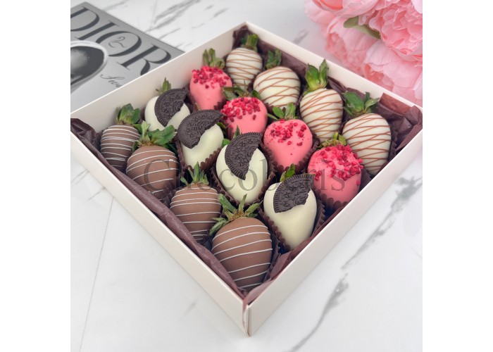  Клубничный набор  "Прелесть" 16 ягод