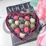  Клубника в сердце "Love story" с голубикой.